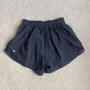 Lululemon hotty hot 4 inch shorts